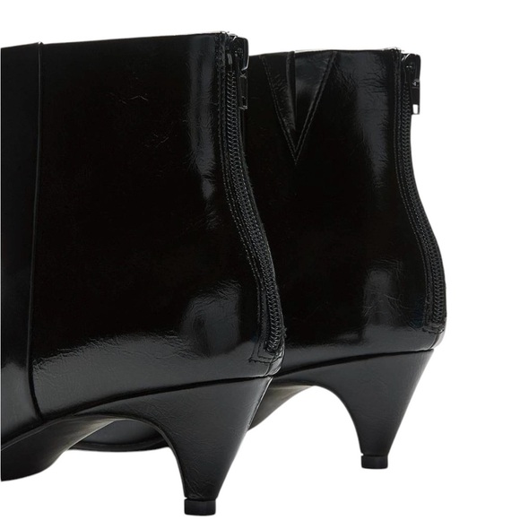 NWT, Penningtons, Pointed Toe Ankle Boot, Very Wide Foot, 9WW, Black - Picture 4 of 9